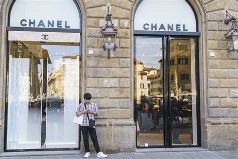 negozio scarpe chanel milano